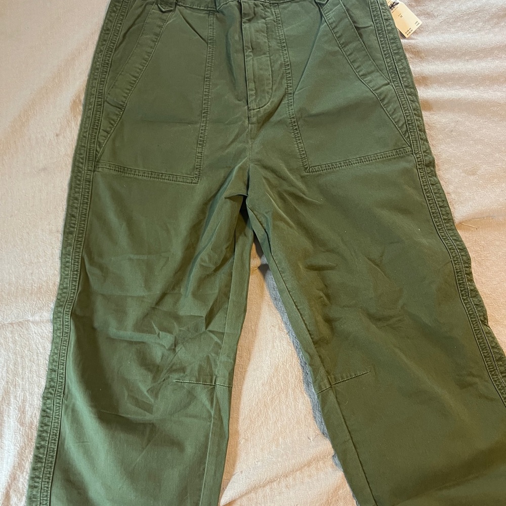 Anthropologie Green cargo style Pants Relaxed Fit Joggers